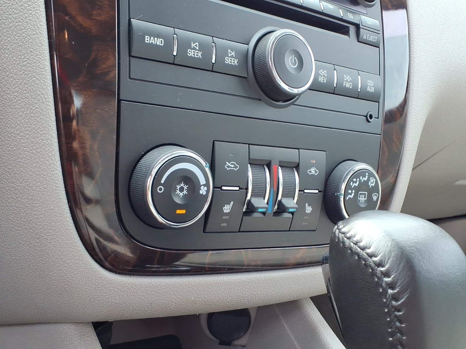 Used 2012 Chevrolet Impala LTZ FWD image 11