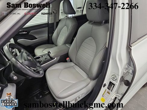 Used 2022 Toyota Highlander XLE FWD image 25