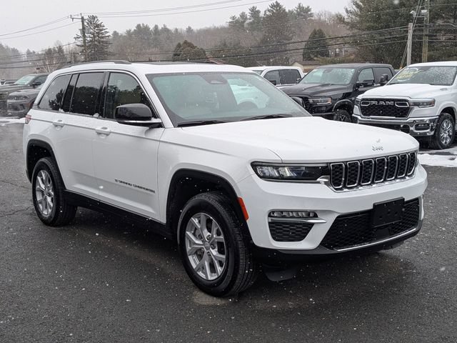 Used 2023 Jeep Grand Cherokee Limited AWD/4WD image 3