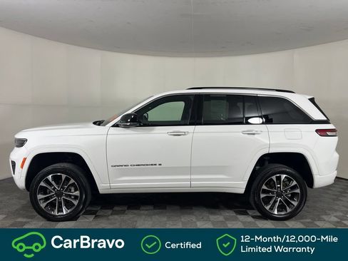 Used 2023 Jeep Grand Cherokee Overland w/ Luxury Tech Group IV AWD/4WD image 5