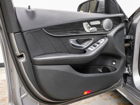 Used 2015 Mercedes-Benz C 400 4MATIC image 39