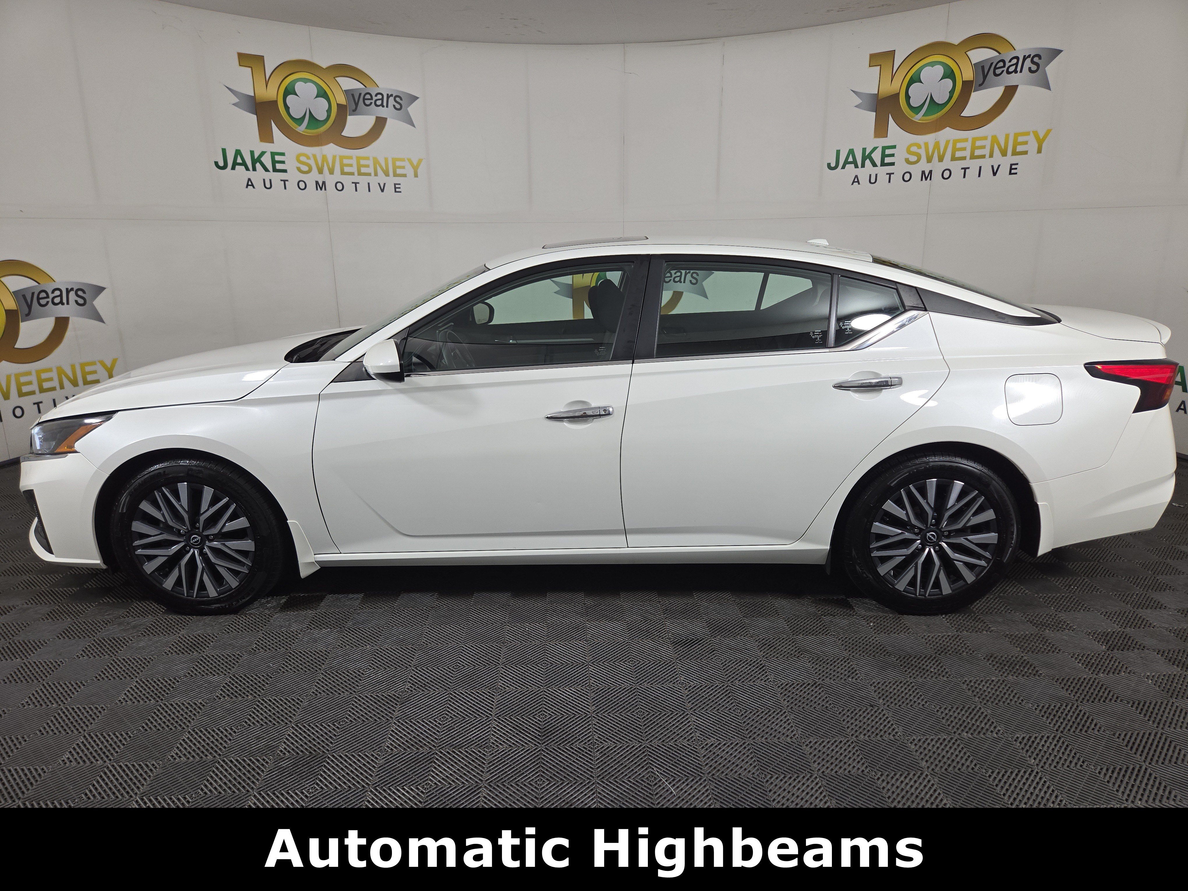 Used 2023 Nissan Altima 2.5 SV w/ SV Premium Package FWD image 4