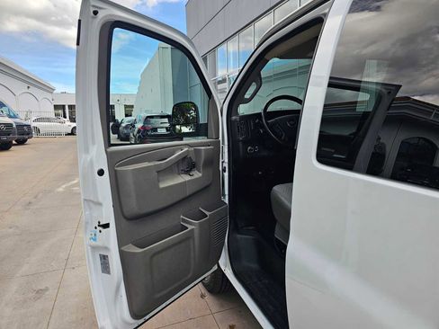 Used 2022 Chevrolet Express 3500 LT w/ LT Preferred Equipment Group RWD image 21
