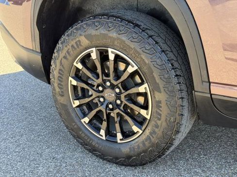 Used 2024 Chevrolet Traverse Z71 image 12