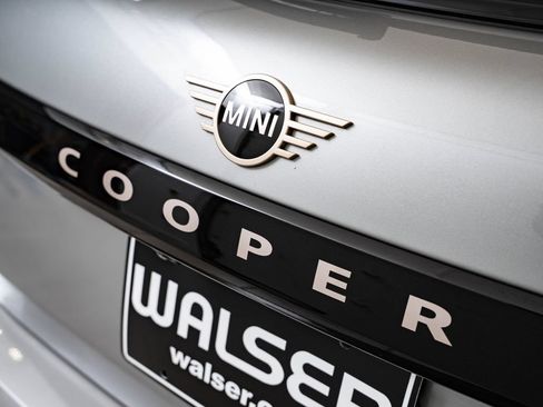 Certified 2026 MINI Cooper 4-Door Hardtop FWD image 17