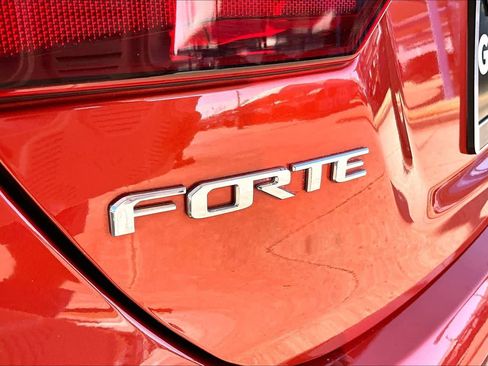 Used 2021 Kia Forte GT-Line image 30