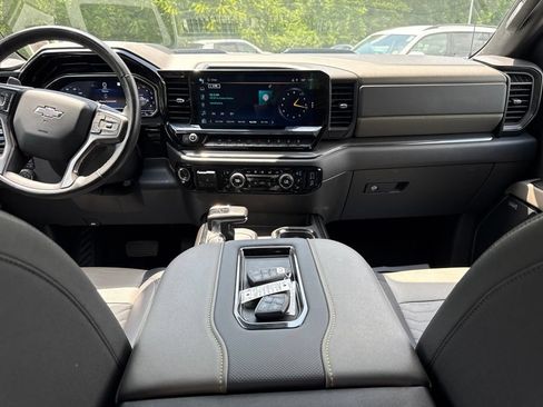 Used 2022 Chevrolet Silverado 1500 ZR2 w/ Technology Package AWD/4WD image 18