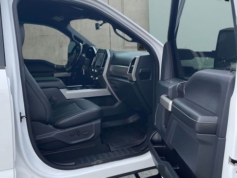 Used 2022 Ford F250 Lariat w/ Lariat Value Package AWD/4WD image 14