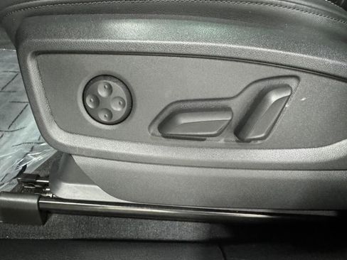 Certified 2025 Audi Q5 Premium w/ Convenience Plus Package image 29