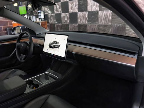 Used 2023 Tesla Model 3 Standard Range image 11