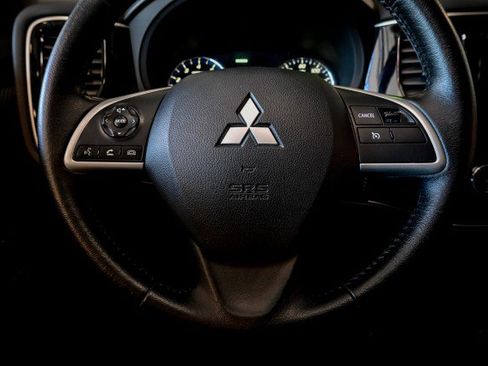 Used 2014 Mitsubishi Outlander SE AWD/4WD image 35