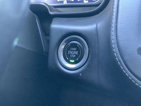 Used 2022 Chevrolet Suburban LT image 14