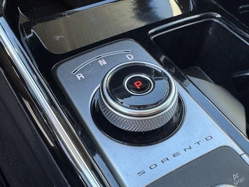 Certified 2022 Kia Sorento SX image 26