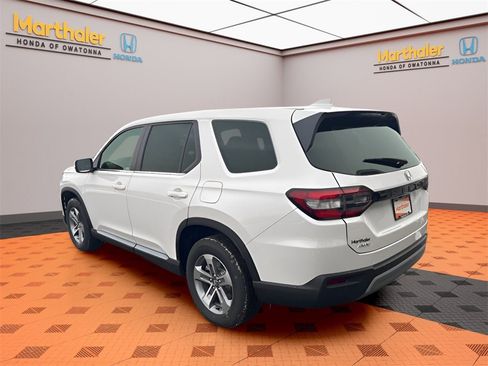 New 2025 Honda Pilot EX-L image 3