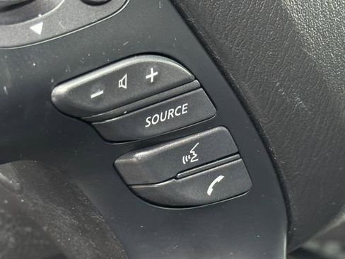 Used 2020 Nissan Pathfinder SL image 18