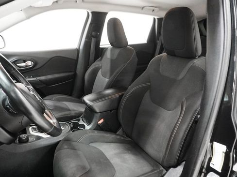 Used 2015 Jeep Cherokee Latitude w/ Cold Weather Group image 10