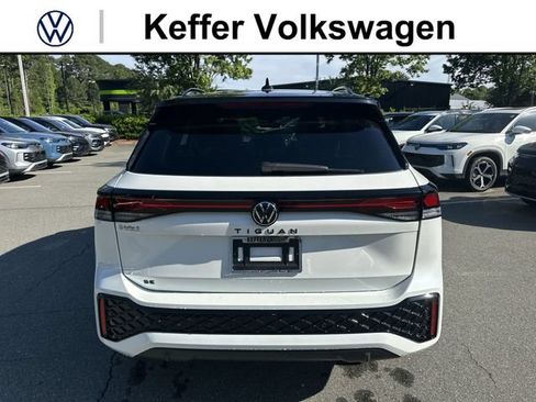 New 2026 Volkswagen Tiguan SE R-Line FWD image 4