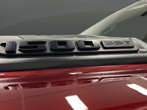 Used 2025 RAM 1500 Laramie w/ Sport Appearance Package AWD/4WD image 30