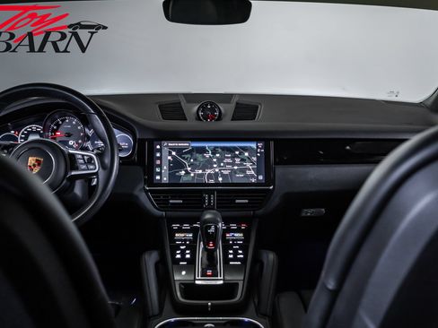 Used 2023 Porsche Cayenne AWD/4WD image 48