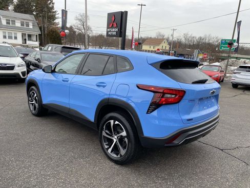 Used 2024 Chevrolet Trax RS w/ Driver Confidence Package image 3