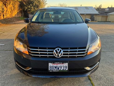 Used 2012 Volkswagen Passat TDI SE image 11