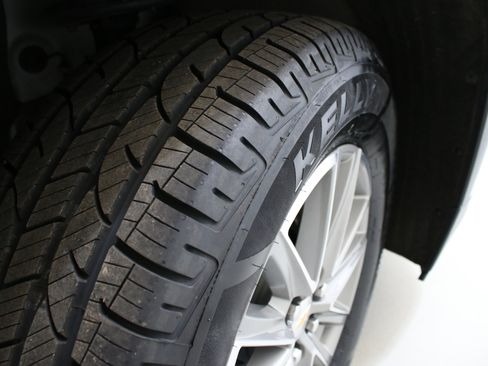 Used 2023 Chevrolet Traverse LT w/ LPO, Floor Liner Package AWD/4WD image 34