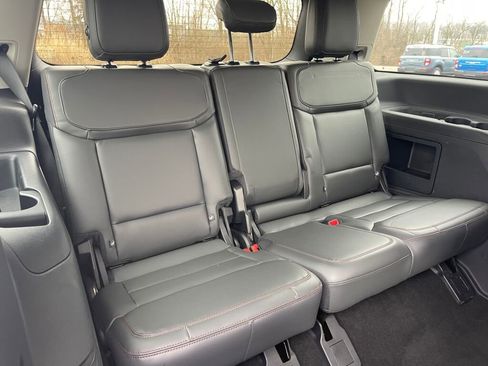 Certified 2025 Ford Expedition Active image 28