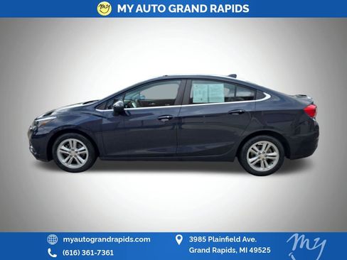 Used 2016 Chevrolet Cruze LT w/ Convenience Package FWD image 4