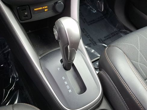 Certified 2022 Chevrolet Trax LT w/ LT Convenience Package image 14