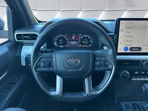 Used 2024 Toyota Tacoma TRD Off-Road image 9