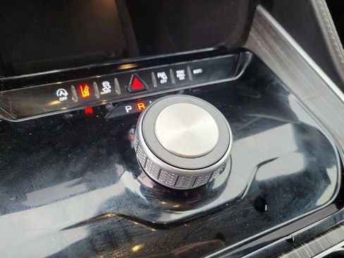 Used 2024 Jeep Wagoneer L Series II image 27