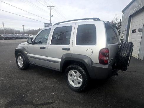Used 2006 Jeep Liberty Sport image 6