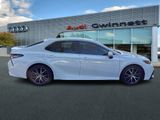 Used 2022 Toyota Camry SE image 3