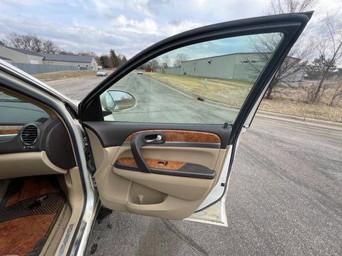 Used 2009 Buick Enclave CXL w/ Driver Confidence Package image 31