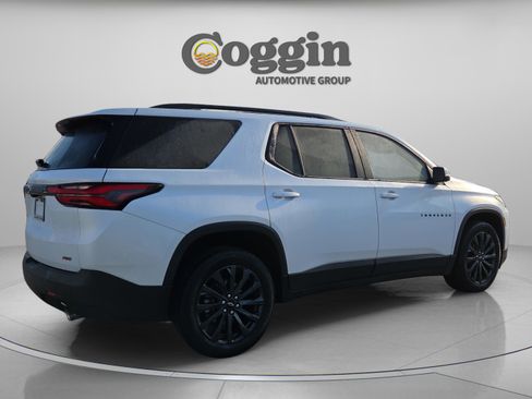 Used 2023 Chevrolet Traverse RS w/ LPO, Floor Liner Package image 6