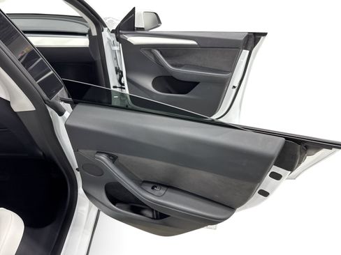Certified 2022 Tesla Model Y Performance AWD/4WD image 12