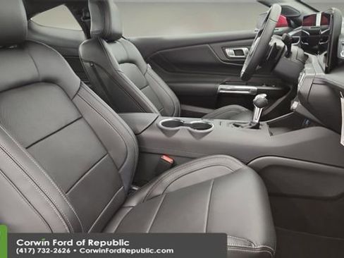 Used 2025 Ford Mustang GT Premium RWD image 26