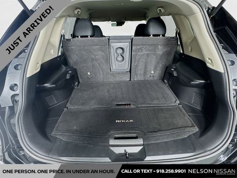Used 2020 Nissan Rogue S w/ Special Edition Package FWD image 25
