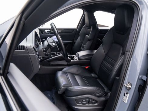 Certified 2022 Porsche Cayenne Turbo GT AWD/4WD image 5