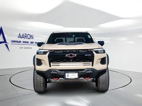 Used 2024 Chevrolet Colorado ZR2 w/ Technology Package AWD/4WD image 4