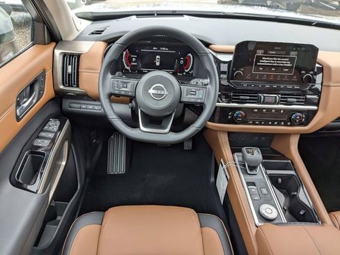 New 2025 Nissan Pathfinder Platinum w/ Cargo Package image 18