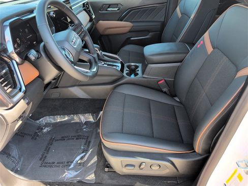 Used 2025 GMC Canyon AT4 image 13