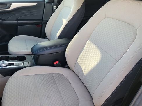 Used 2022 Ford Escape SE w/ Cold Weather Package image 8