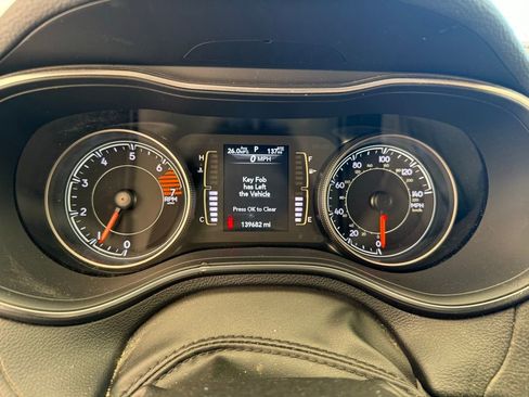 Used 2020 Jeep Cherokee Latitude Plus AWD/4WD image 31