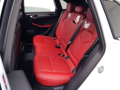 Certified 2026 Porsche Macan AWD/4WD image 28