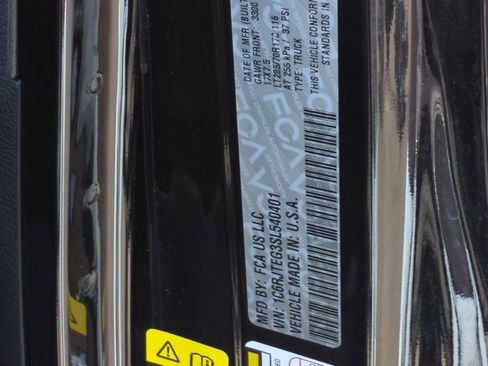 New 2025 Jeep Gladiator Mojave w/ Convenience Group image 25