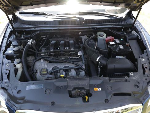 Used 2012 Ford Taurus SEL FWD image 40