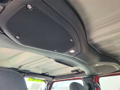 Used 2024 Jeep Gladiator Sport image 14