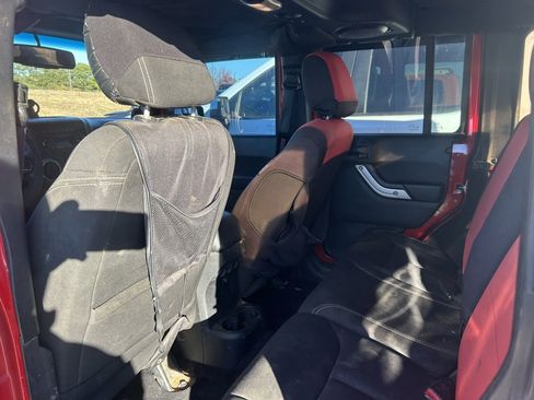 Used 2014 Jeep Wrangler Unlimited Sahara image 7