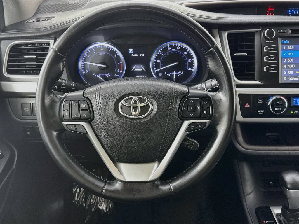 Used 2018 Toyota Highlander XLE AWD/4WD image 13